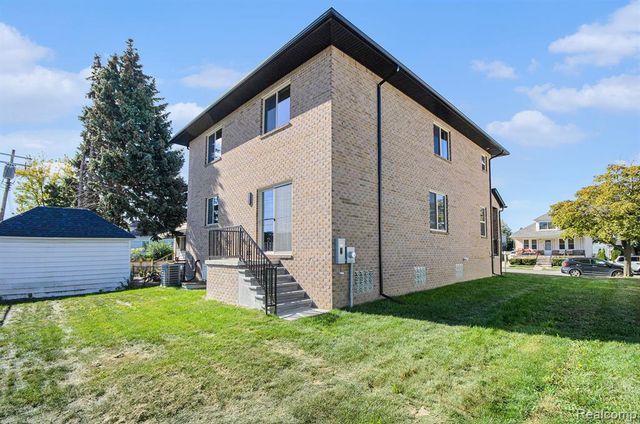 5268 Hartwell Street, Dearborn, MI 48126