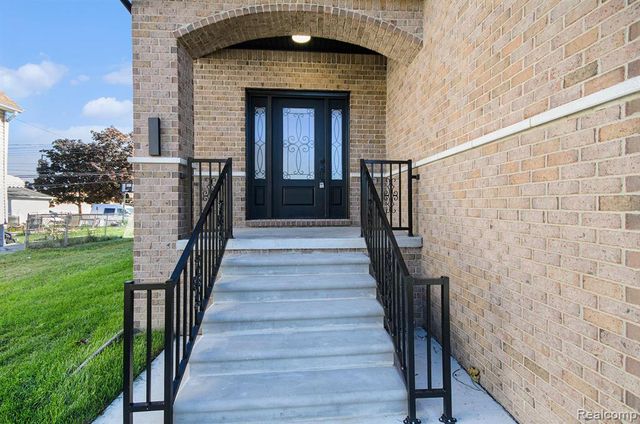 5268 Hartwell Street, Dearborn, MI 48126