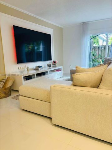 20810 San Simeon Way 109, Miami, FL 33179