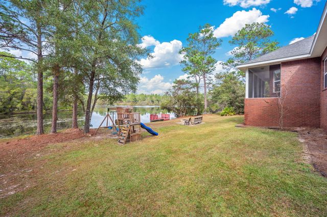 554 Magnolia Lake Drive, Defuniak Springs, FL 32433