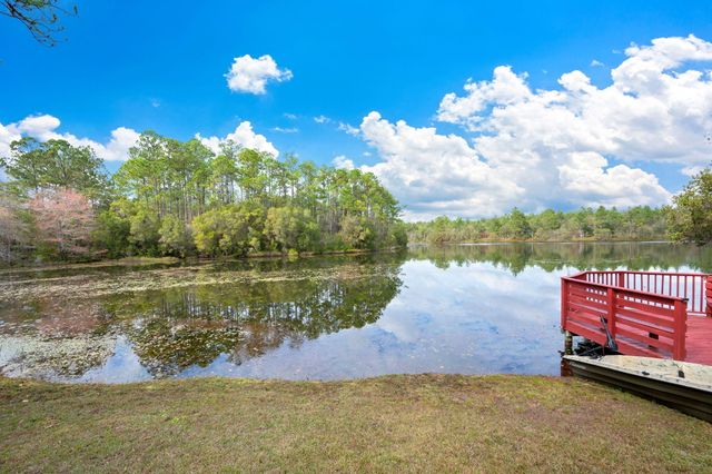 554 Magnolia Lake Drive, Defuniak Springs, FL 32433