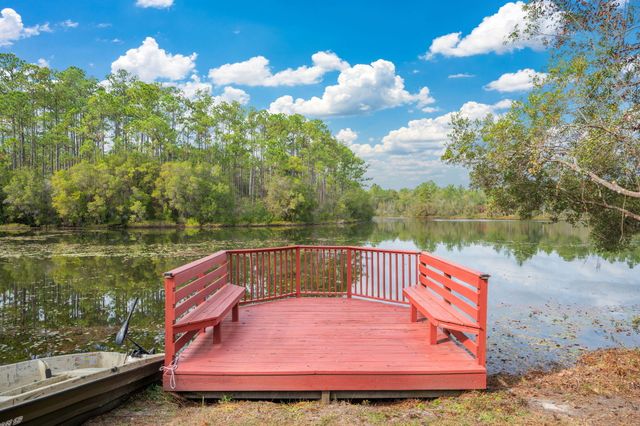 554 Magnolia Lake Drive, Defuniak Springs, FL 32433
