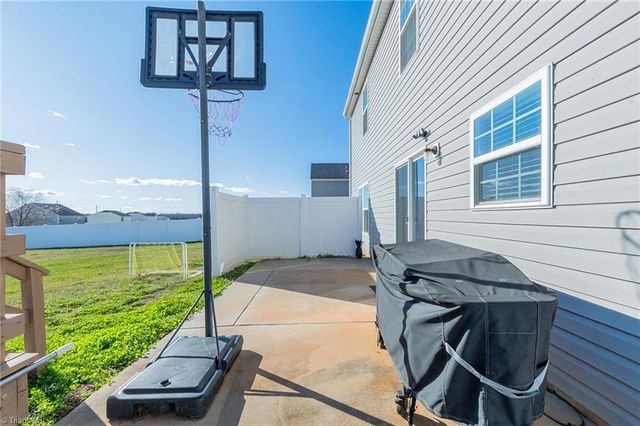 221 Estelle Drive, Lexington, NC 27295