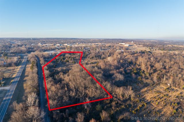 12 E 151st Street S, Coweta, OK 74429