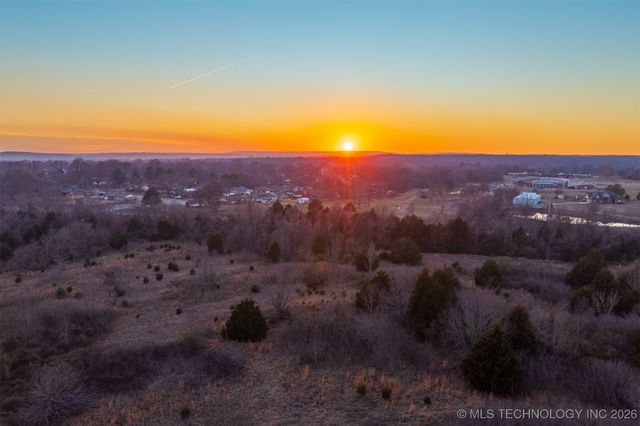 12 E 151st Street S, Coweta, OK 74429