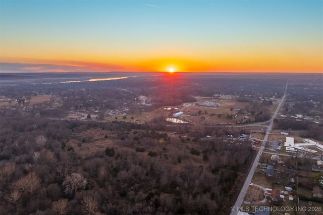 12 E 151st Street S, Coweta, OK 74429