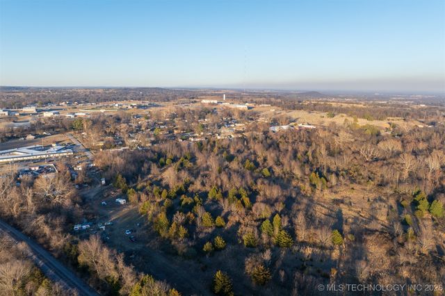 12 E 151st Street S, Coweta, OK 74429