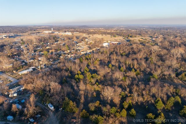 12 E 151st Street S, Coweta, OK 74429