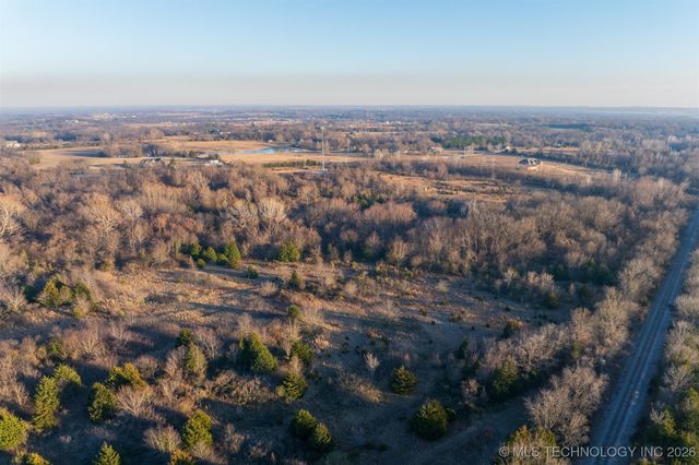 12 E 151st Street S, Coweta, OK 74429