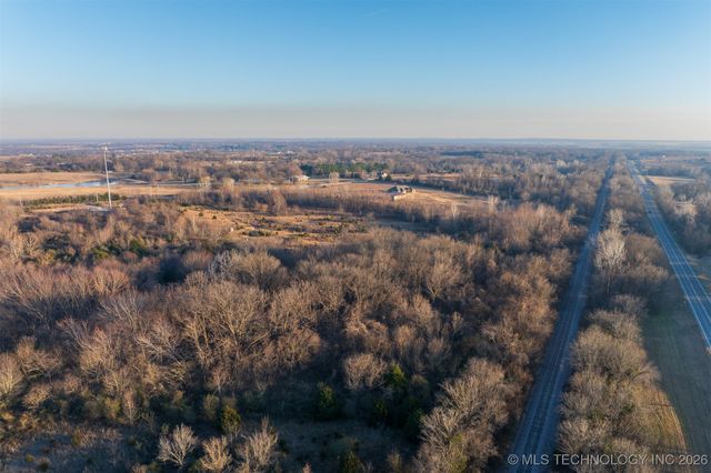 12 E 151st Street S, Coweta, OK 74429