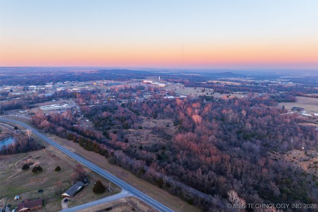 12 E 151st Street S, Coweta, OK 74429