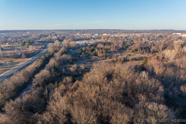 12 E 151st Street S, Coweta, OK 74429