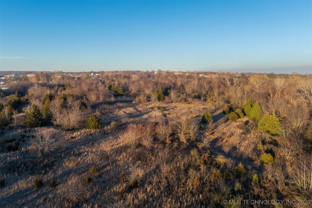 12 E 151st Street S, Coweta, OK 74429