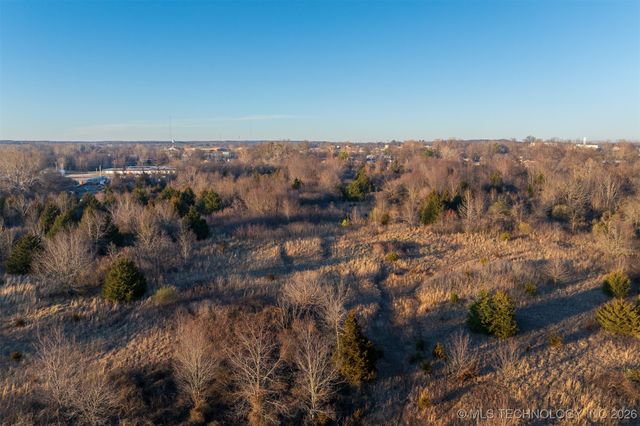 12 E 151st Street S, Coweta, OK 74429