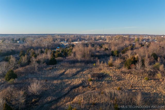 12 E 151st Street S, Coweta, OK 74429