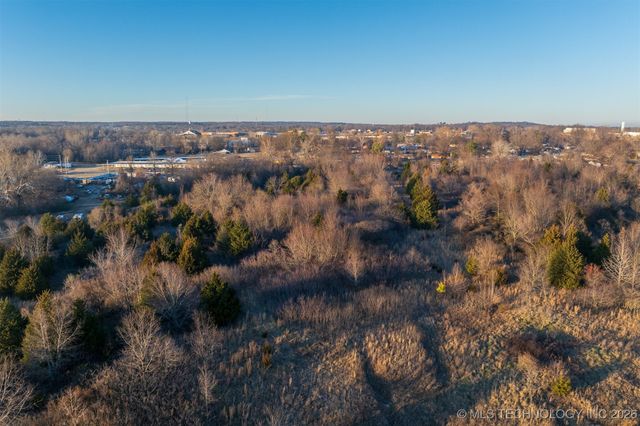 12 E 151st Street S, Coweta, OK 74429