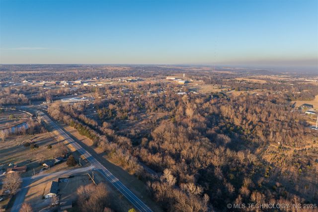 12 E 151st Street S, Coweta, OK 74429