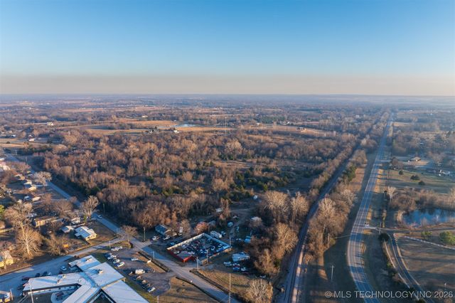 12 E 151st Street S, Coweta, OK 74429