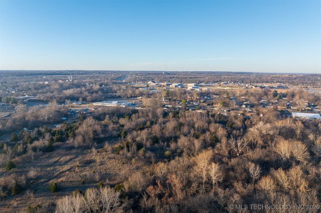 12 E 151st Street S, Coweta, OK 74429