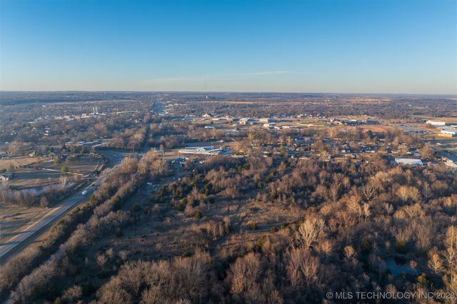 12 E 151st Street S, Coweta, OK 74429