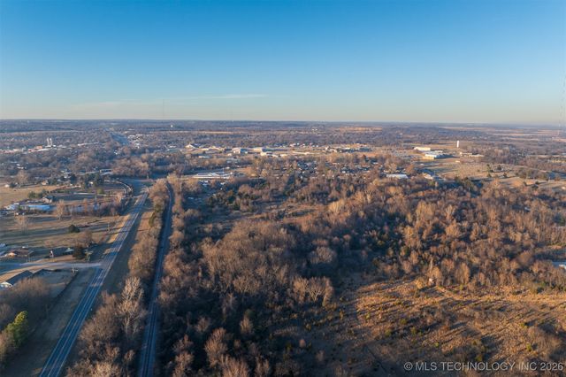 12 E 151st Street S, Coweta, OK 74429