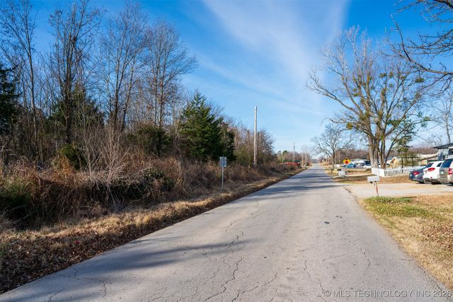 12 E 151st Street S, Coweta, OK 74429