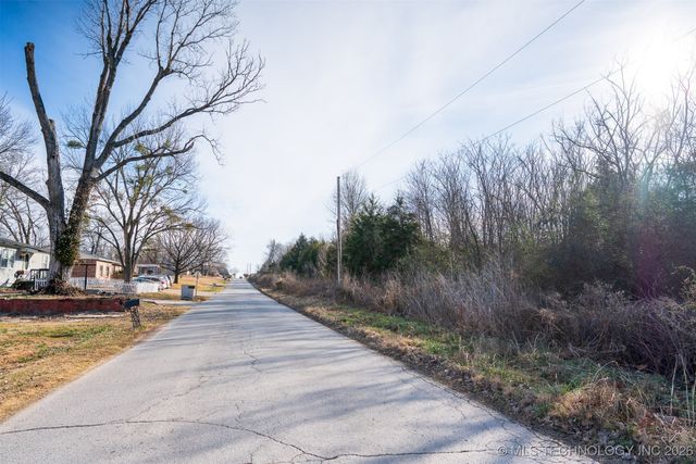 12 E 151st Street S, Coweta, OK 74429