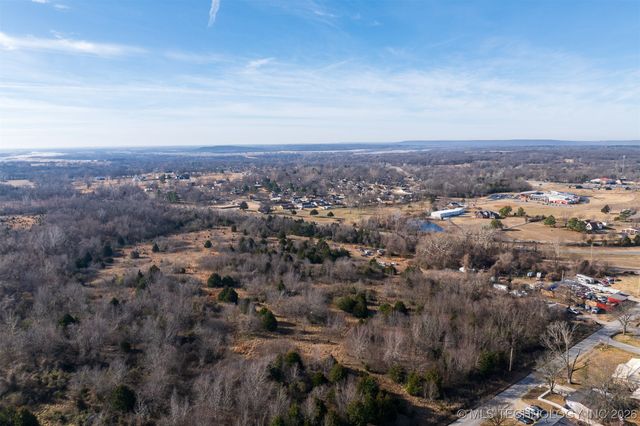 12 E 151st Street S, Coweta, OK 74429