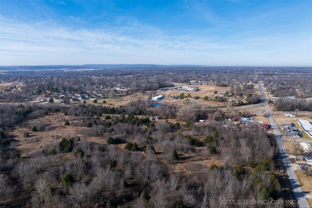 12 E 151st Street S, Coweta, OK 74429