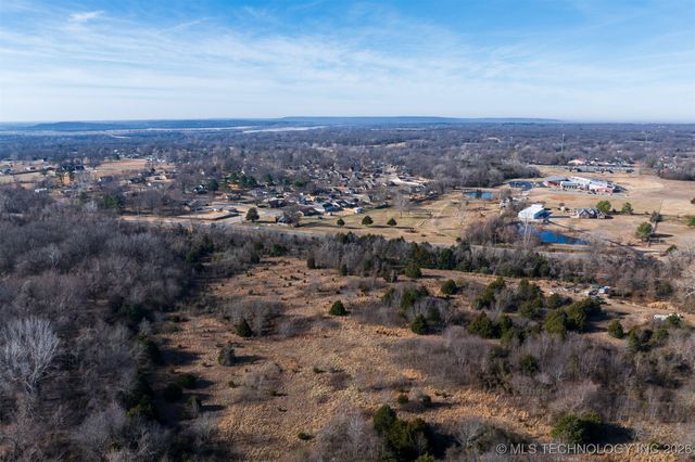 12 E 151st Street S, Coweta, OK 74429