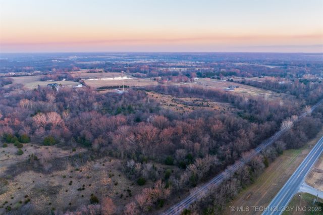 12 E 151st Street S, Coweta, OK 74429