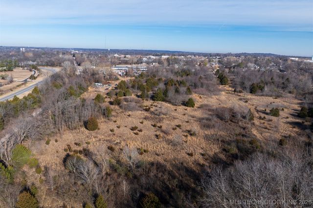 12 E 151st Street S, Coweta, OK 74429