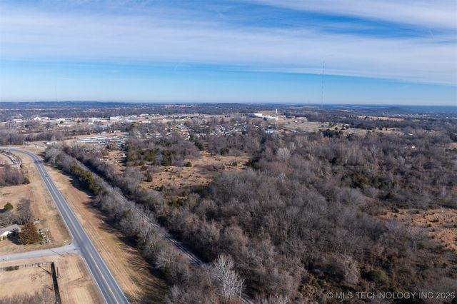 12 E 151st Street S, Coweta, OK 74429