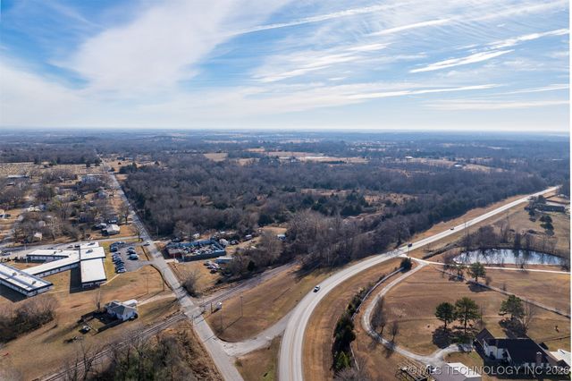12 E 151st Street S, Coweta, OK 74429