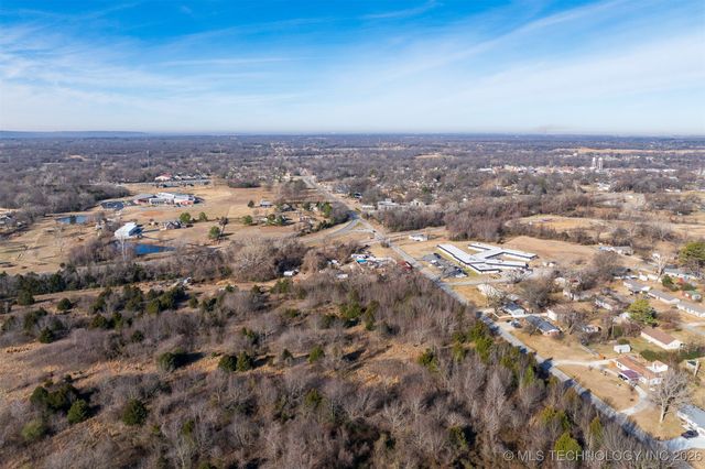 12 E 151st Street S, Coweta, OK 74429
