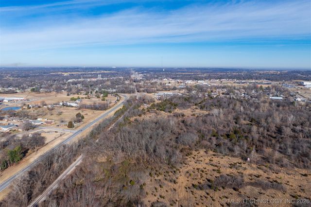 12 E 151st Street S, Coweta, OK 74429