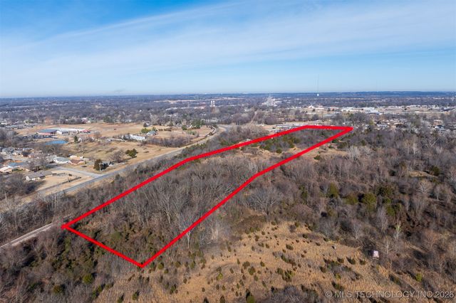 12 E 151st Street S, Coweta, OK 74429