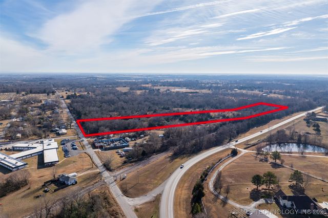 12 E 151st Street S, Coweta, OK 74429