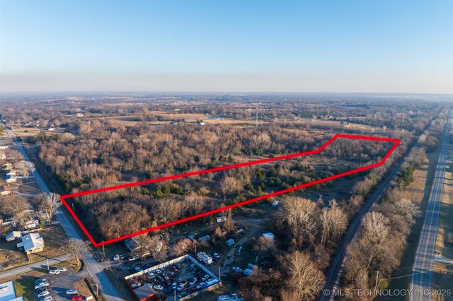 12 E 151st Street S, Coweta, OK 74429