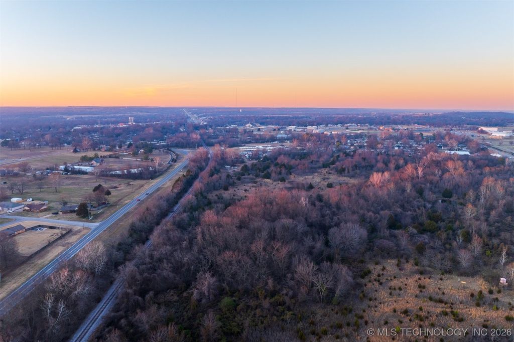 12 E 151st Street S, Coweta, OK 74429