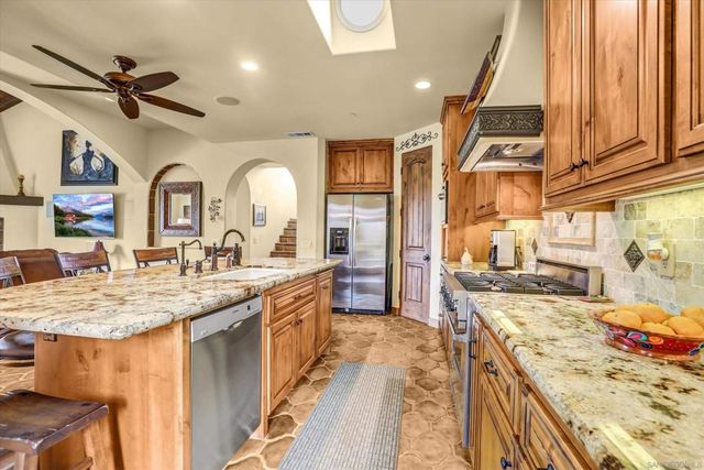 584 South grade, Alpine, CA 91901