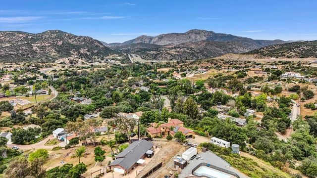 584 South grade, Alpine, CA 91901