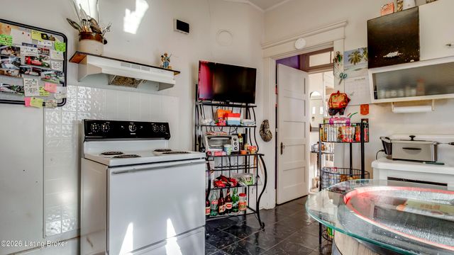 1402 S 28th St, Louisville, KY 40211