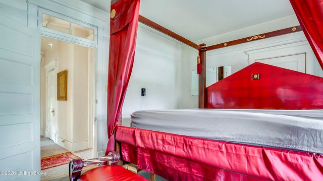 1402 S 28th St, Louisville, KY 40211