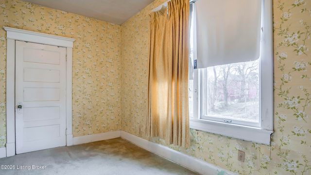 1402 S 28th St, Louisville, KY 40211