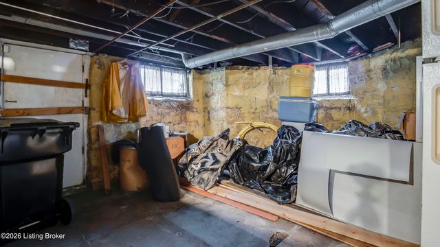 1402 S 28th St, Louisville, KY 40211