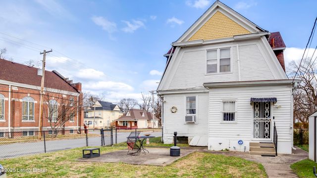 1402 S 28th St, Louisville, KY 40211