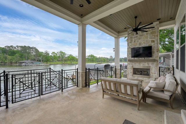 6859 Kingston Cove Lane, Willis, TX 77318