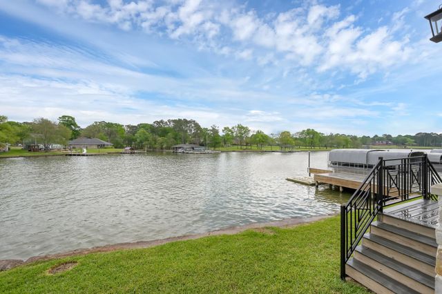 6859 Kingston Cove Lane, Willis, TX 77318