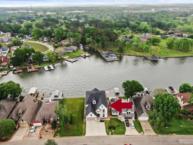 6859 Kingston Cove Lane, Willis, TX 77318
